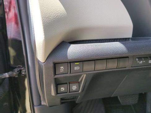 Used 2024 Toyota Sienna XLE FWD image 10