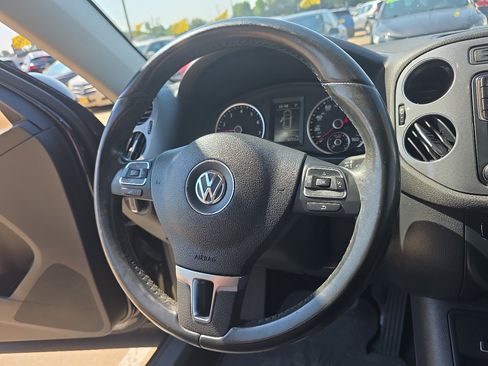 Used 2017 Volkswagen Tiguan Sport image 13