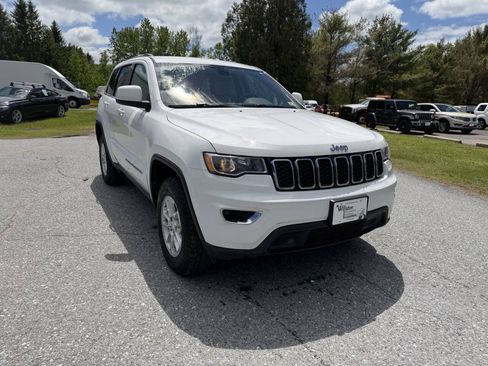 Used 2018 Jeep Grand Cherokee Laredo AWD/4WD image 7