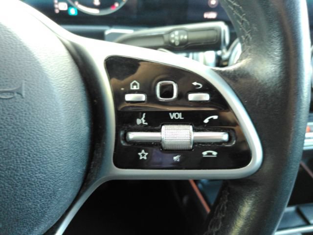 Used 2021 Mercedes-Benz GLB 250 w/ Premium Package image 35