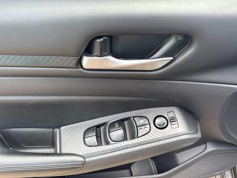 Used 2025 Nissan Altima 2.5 SV FWD image 26
