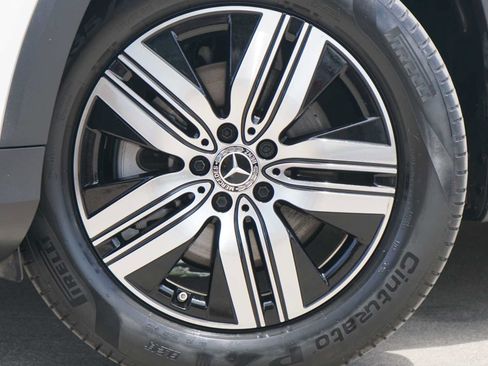 Used 2023 Mercedes-Benz EQB 300 4MATIC image 2