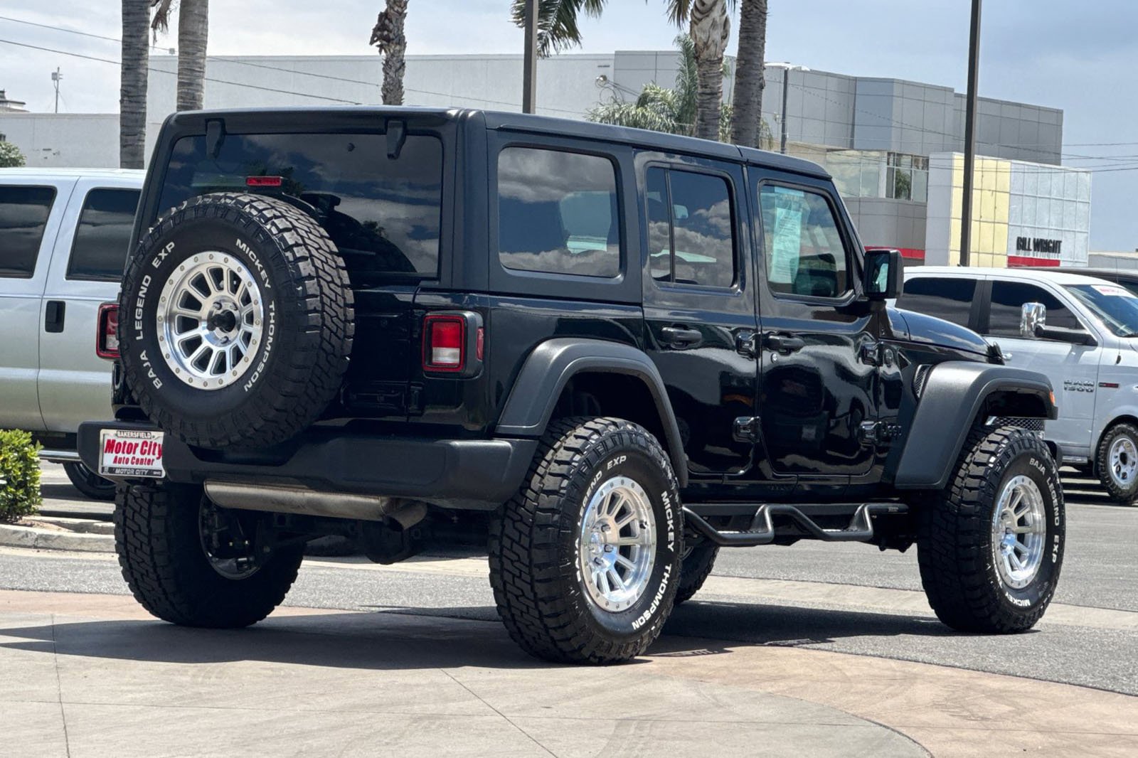 Used 2025 Jeep Wrangler Unlimited Sport AWD/4WD image 4