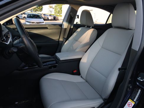 Used 2017 Lexus ES 350 w/ Accessory Package 2 FWD image 30