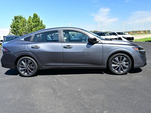 New 2026 Nissan Sentra SL FWD image 5