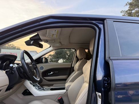 Used 2016 Land Rover Range Rover Evoque SE Premium image 13