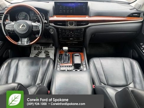 Used 2017 Lexus LX 570 4WD w/ Luxury Package image 15