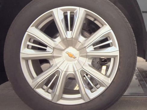 Used 2022 Chevrolet Suburban High Country AWD/4WD image 4