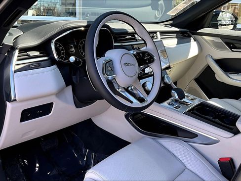 New 2026 Jaguar F-PACE R-Dynamic S image 6