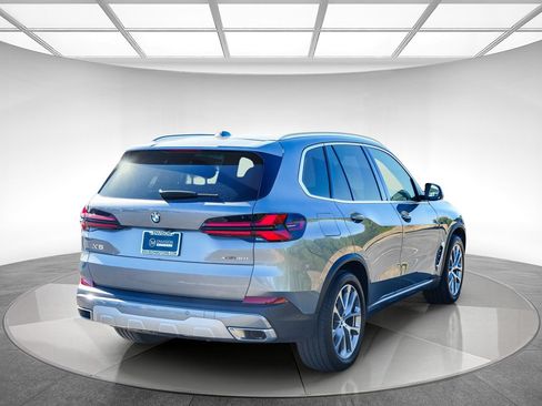 Used 2024 BMW X5 xDrive40i w/ Parking Assistance Package AWD/4WD image 4