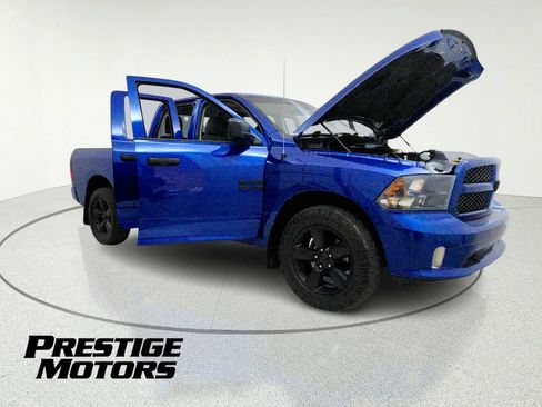 Used 2018 RAM 1500 Express w/ Express Value Package AWD/4WD image 11