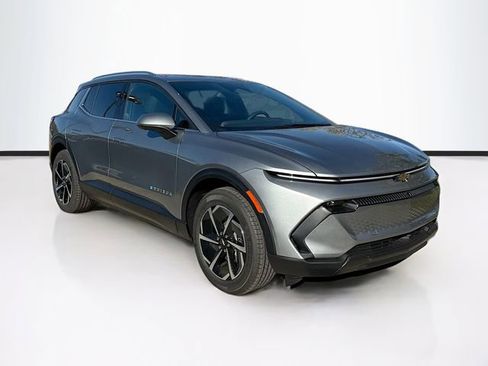 New 2026 Chevrolet Equinox EV LT image 3