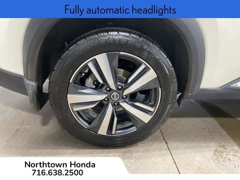 Used 2021 Nissan Rogue SL w/ Premium Package image 13