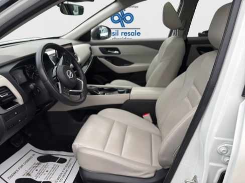 Used 2023 Nissan Rogue SL image 9