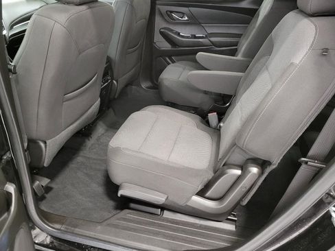 Used 2023 Chevrolet Traverse LT image 21
