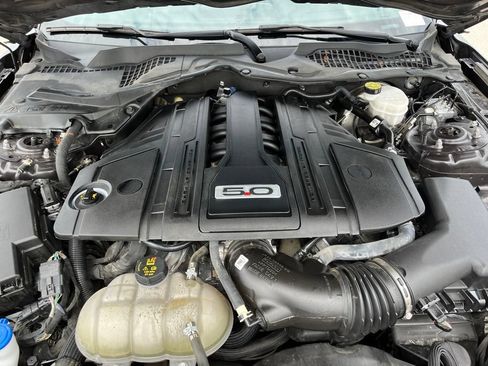 Used 2022 Ford Mustang GT w/ Black Accent Package RWD image 12