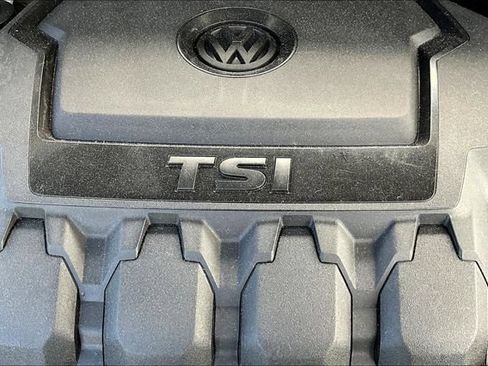Used 2023 Volkswagen Tiguan SE R-Line AWD/4WD image 31