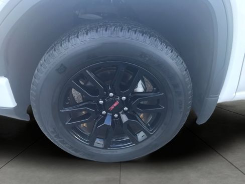 Used 2024 GMC Sierra 1500 Elevation image 4
