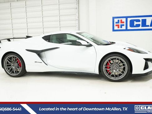 New 2027 Chevrolet Corvette Z06 RWD image 4
