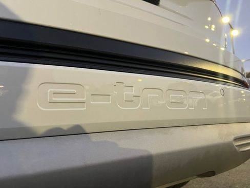 Used 2023 Audi Q4 e-tron Premium Plus w/ Premium Plus image 52