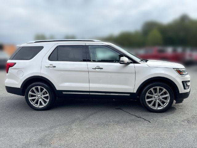 Used 2016 Ford Explorer Limited w/ Equipment Group 301A AWD/4WD image 9