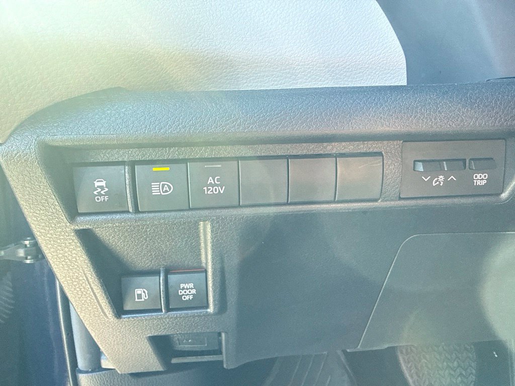 Used 2025 Toyota Sienna XLE w/ XLE Plus Package AWD/4WD image 14