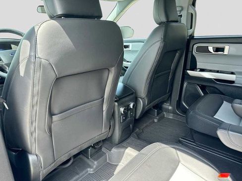 Certified 2023 Ford Explorer XLT w/ Equipment Group 202A AWD/4WD image 14