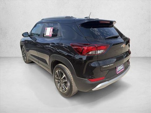 Used 2026 Chevrolet TrailBlazer LT FWD image 3