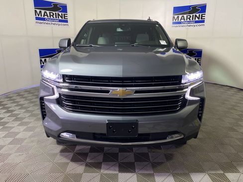 Used 2022 Chevrolet Suburban LT w/ Luxury Package AWD/4WD image 15