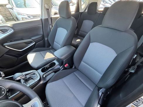 Used 2025 Kia Soul LX w/ LX Technology Package image 34
