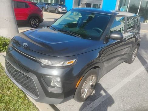 Used 2021 Kia Soul LX image 1