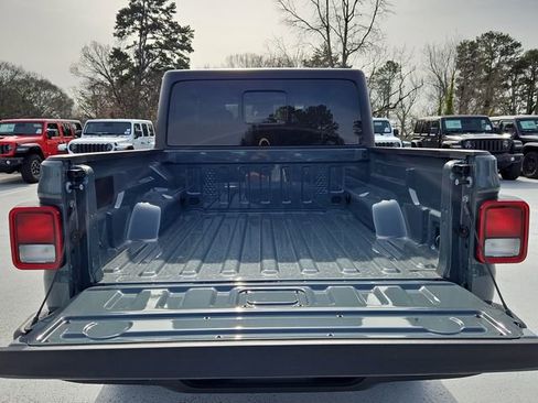 New 2026 Jeep Gladiator Sport AWD/4WD image 25