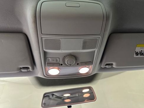 Used 2014 Volkswagen Golf TDI image 23