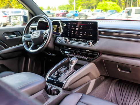 Used 2024 GMC Canyon Elevation w/ Elevation Premium Package RWD image 12
