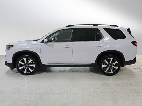 Used 2025 Honda Pilot Touring image 6