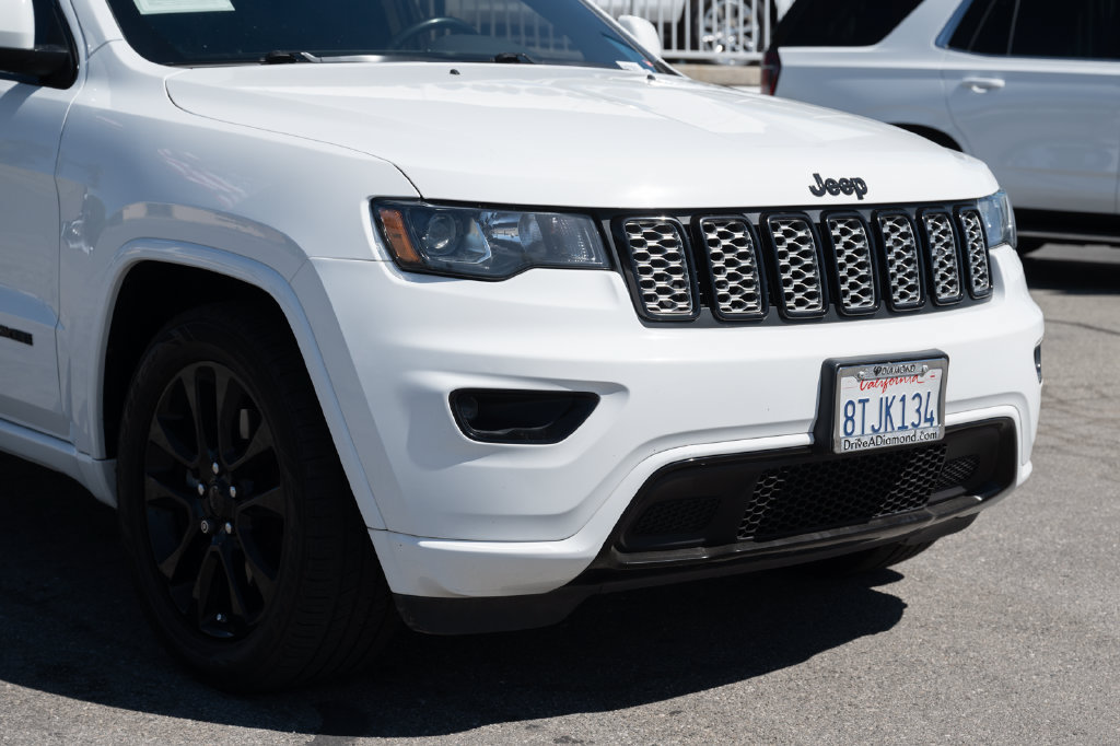 Used 2021 Jeep Grand Cherokee Laredo X RWD image 10
