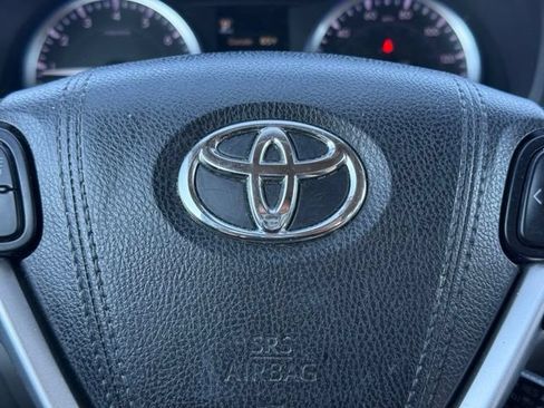 Used 2017 Toyota Highlander XLE AWD/4WD image 27