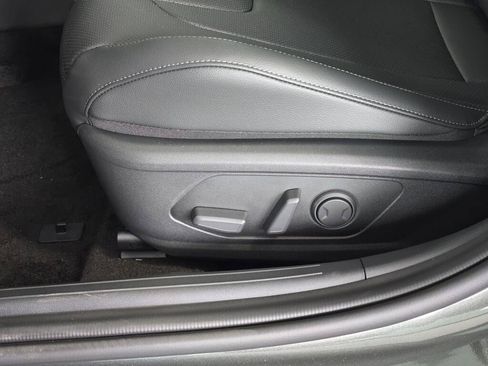 New 2026 Hyundai Elantra Limited FWD image 18