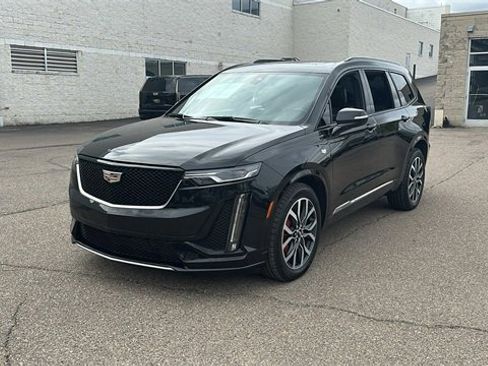 Used 2022 Cadillac XT6 Sport image 9