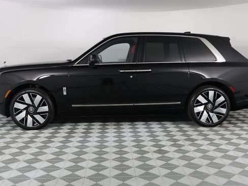 New 2026 Rolls-Royce Cullinan image 2