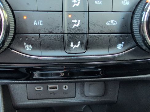 Used 2022 Buick Encore GX Preferred w/ Cold Weather Comfort Package image 28