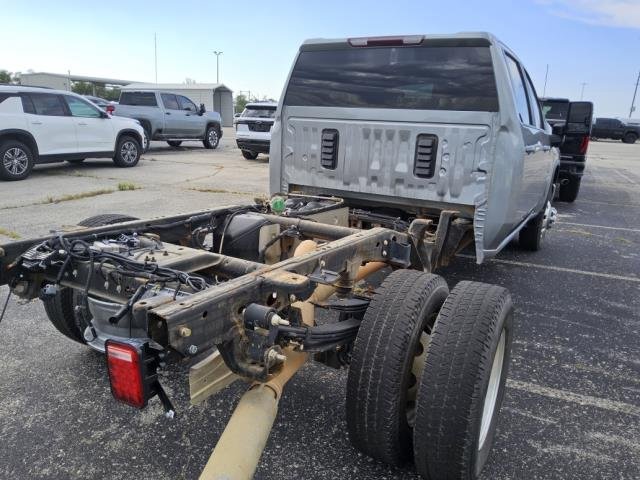 Used 2025 Chevrolet Silverado 3500 LT w/ Convenience Package AWD/4WD image 5