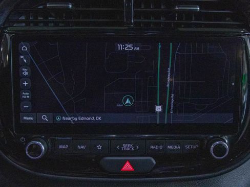 Used 2024 Kia Soul GT-Line FWD image 5