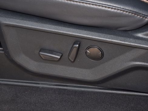 Used 2025 Ford F250 Lariat image 35