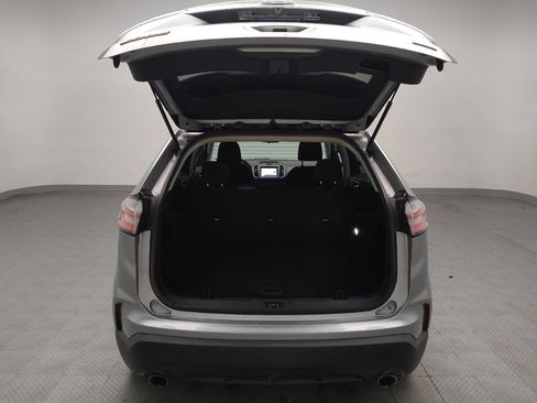Used 2020 Ford Edge SE FWD image 29