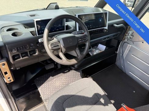 Used 2024 Chevrolet Brightdrop 400 w/ Commercial Equipment Package AWD/4WD image 10