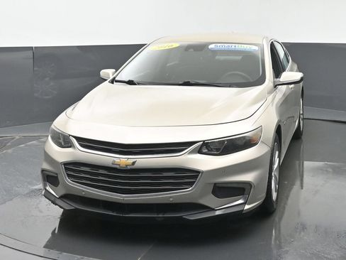 Used 2016 Chevrolet Malibu LT w/ Driver Confidence Package FWD image 6