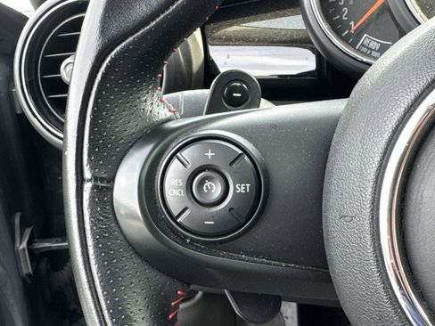 Used 2019 MINI Cooper S w/ Premium Package image 11