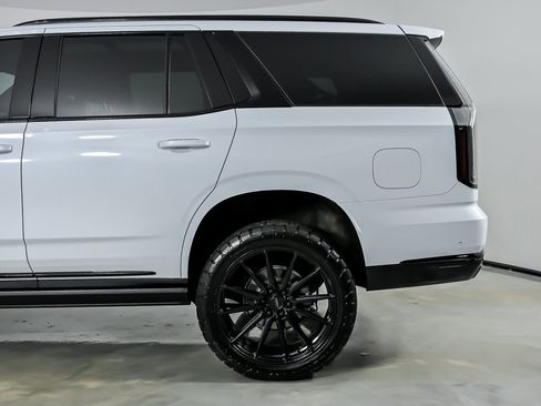 Used 2026 Cadillac Escalade Platinum Sport w/ LPO, ONYX Package AWD/4WD image 9