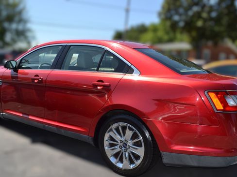 Used 2011 Ford Taurus Limited w/ 303A Rapid Spec Order Code image 9